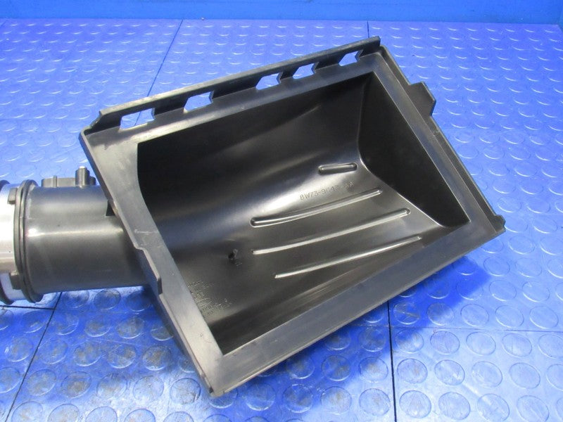 08-11 Ford Crown Victoria P71 Police Interceptor Air Intake Box Tube O