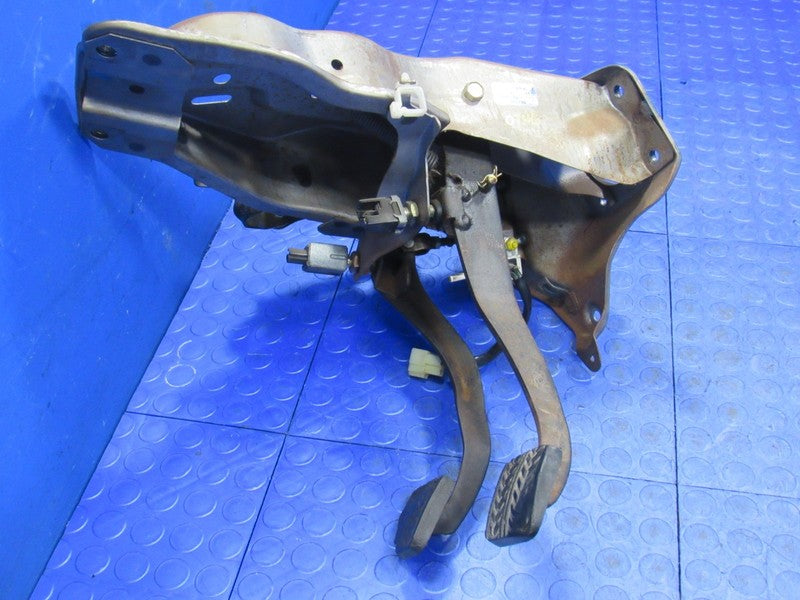 86-93 Mazda B-Series B2000 B2200 B2600i B2600 Clutch Brake Pedal Set O