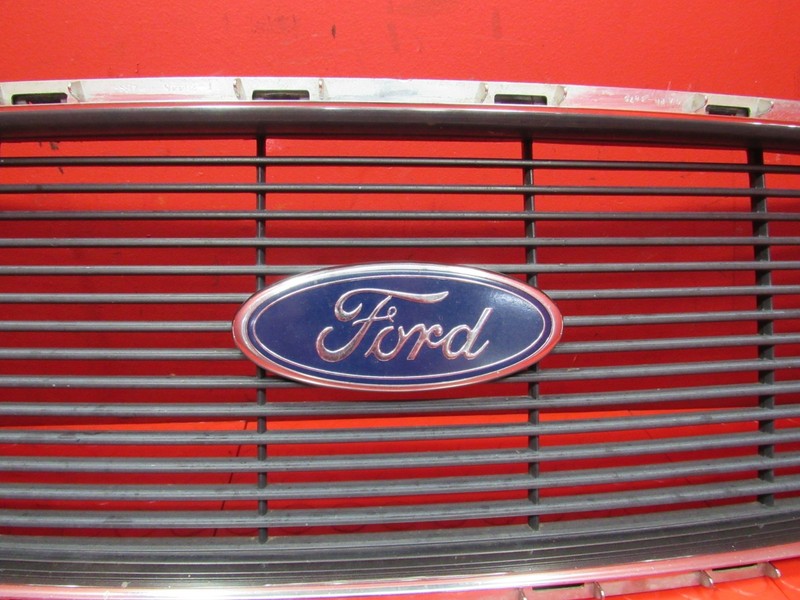 00-03 Ford F150 STX Sport Front Upper Radiator Grille Assembly W/ Embl