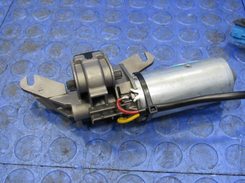 00-06 BMW 3 Series E46 Convertible Top Front Latch Lock Drive Motor 83