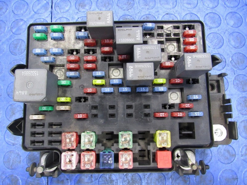 03-05 Silverado Sierra Tahoe Engine Fuse Panel Relay Box Block 1520192
