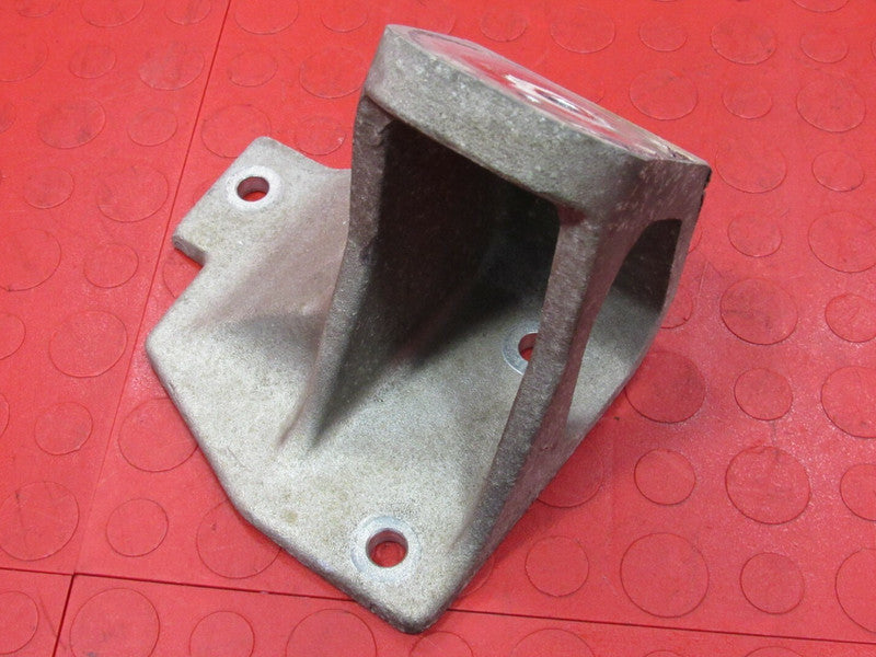97-04 Corvette / 04-06 GTO 5.7L Left LH Engine Motor Mount Bracket 102