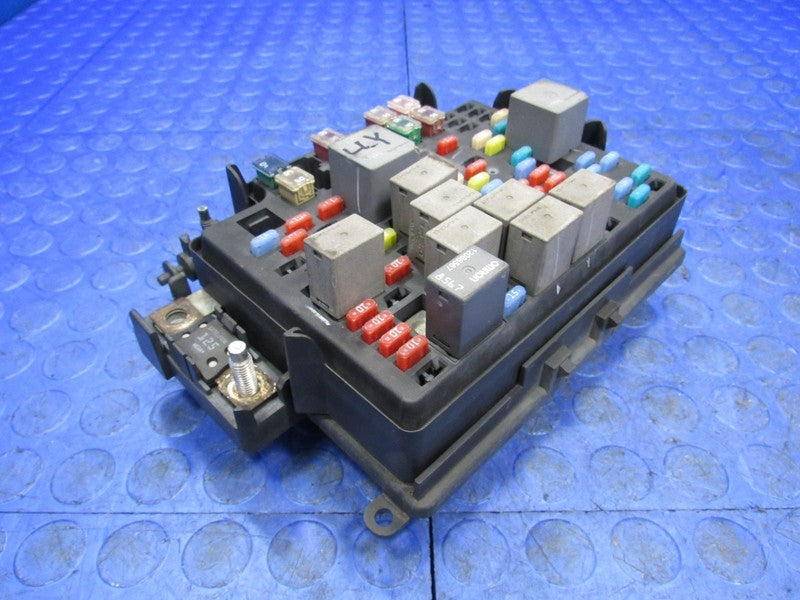 06 Silverado Sierra Duramax Engine Fuse Relay Junction Box Block 15216