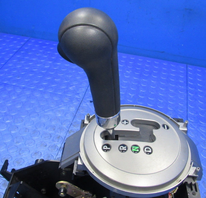 04-11 Mitsubishi Endeavor Floor Shifter Gear Shift Lever Selector Asse