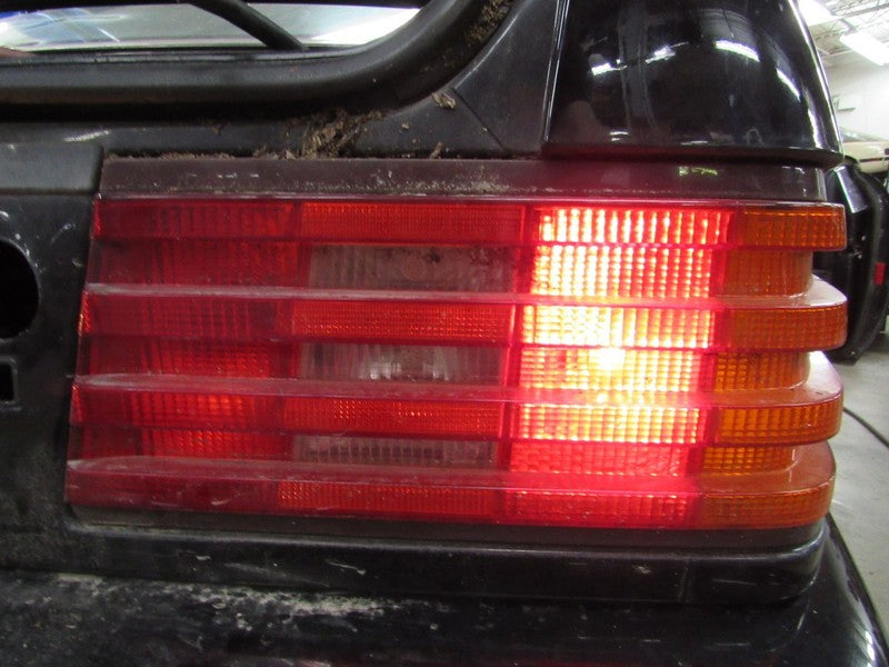 94-95 Mercedes SL320 500 600 R129 Right RH Passenger Taillight Tail Li