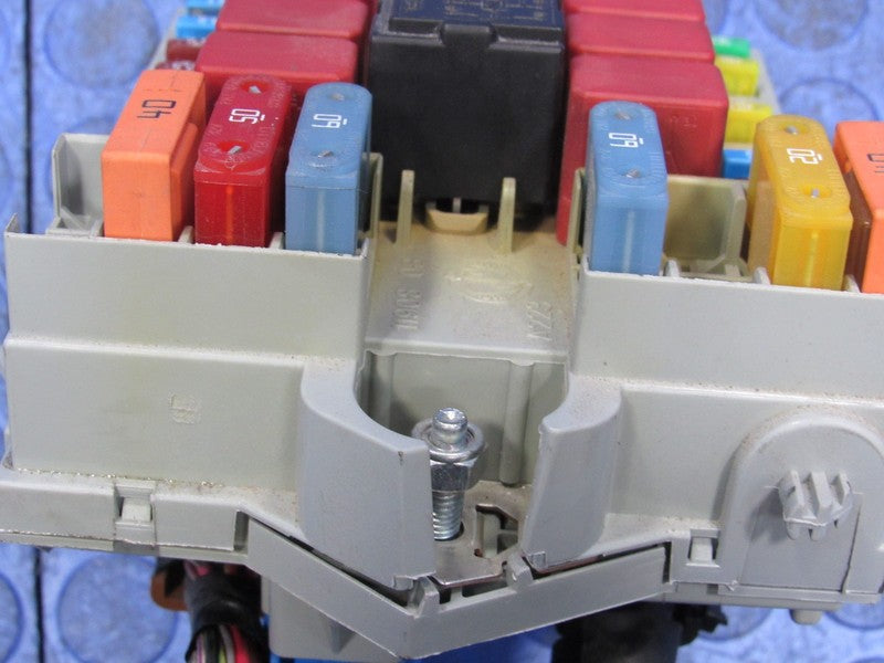17-24 Ram ProMaster 3.6L IPM Power Distribution Module Fuse Box 683055