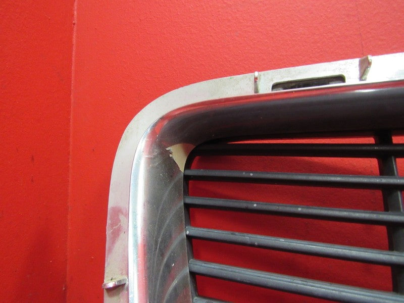 00-03 Ford F150 STX Sport Front Upper Radiator Grille Assembly W/ Embl