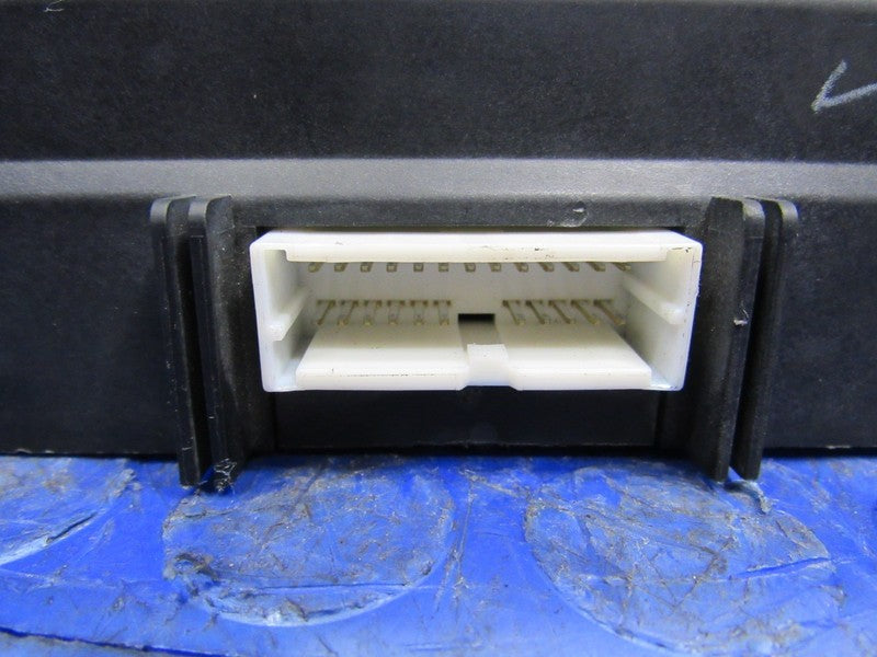 08-10 Mitsubishi Lancer Evo Cabin Interior Fuse Relay Box Block 8637A4