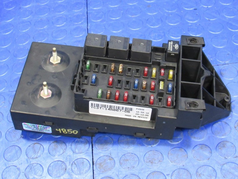 00 Ford F250 F350 Truck Under-Dash Cabin Fuse Relay Box Panel YC3T-14A