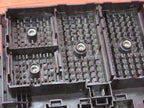 00-02 Chevrolet GMC Truck 1500 2500 3500 Engine Bay Fuse Relay Box 121
