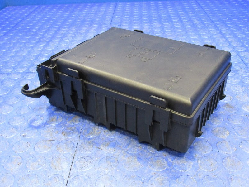 12 Chevrolet Express GMC Savana Engine Bay Fuse Relay Box Block 227418