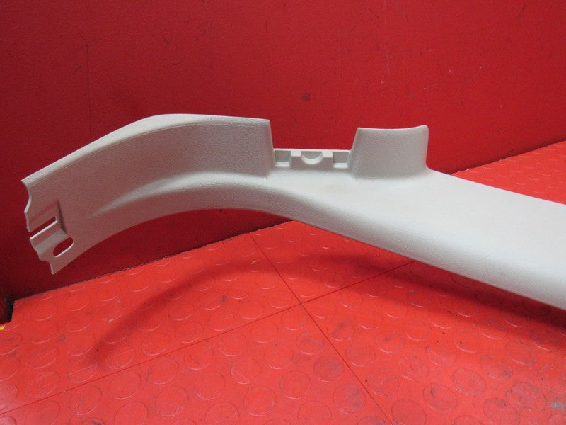 05-06 Escalade Platinum Left Driver C Pillar Panel Cloth Covered Moldi