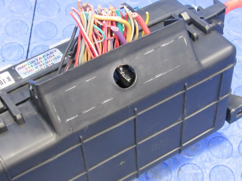 08-11 Cadillac DTS Buick Lucerne Cabin Under Seat  13697145 Fuse Relay