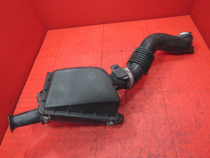 02-03 Ford Crown Victoria / Mercury Grand Marquis  Air Intake Box Tube