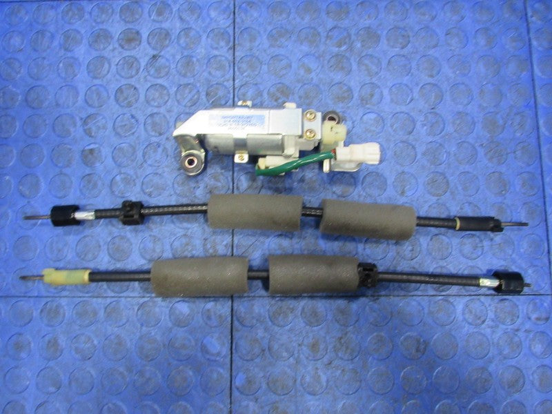 02-10 Lexus SC430 Convertible Top Tonneau Package Tray Trim Link Motor