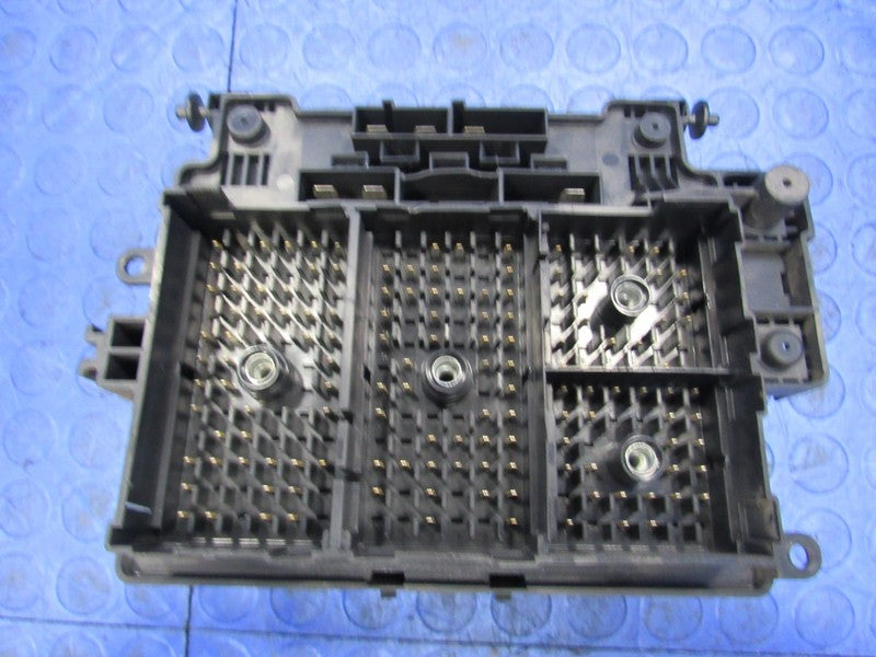03-05 Silverado Sierra Tahoe Engine Fuse Panel Relay Box Block 1520192