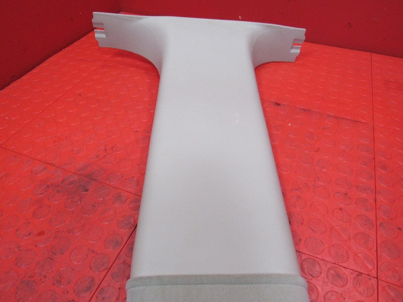 05-06 Escalade Platinum Left Driver B Pillar Panel Cloth Covered Moldi