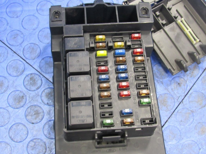 00 Ford Excursion Under-Dash Cabin Fuse Relay Box Block Panel YC3T-14A