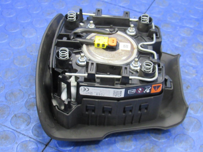 15-19 Chevrolet Silverado 2500 3500 Driver Steering Wheel Airbag Bag B