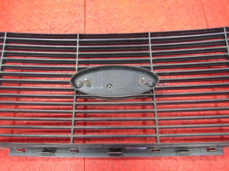 00-03 Ford F150 STX Sport Front Upper Radiator Grille Assembly W/ Embl