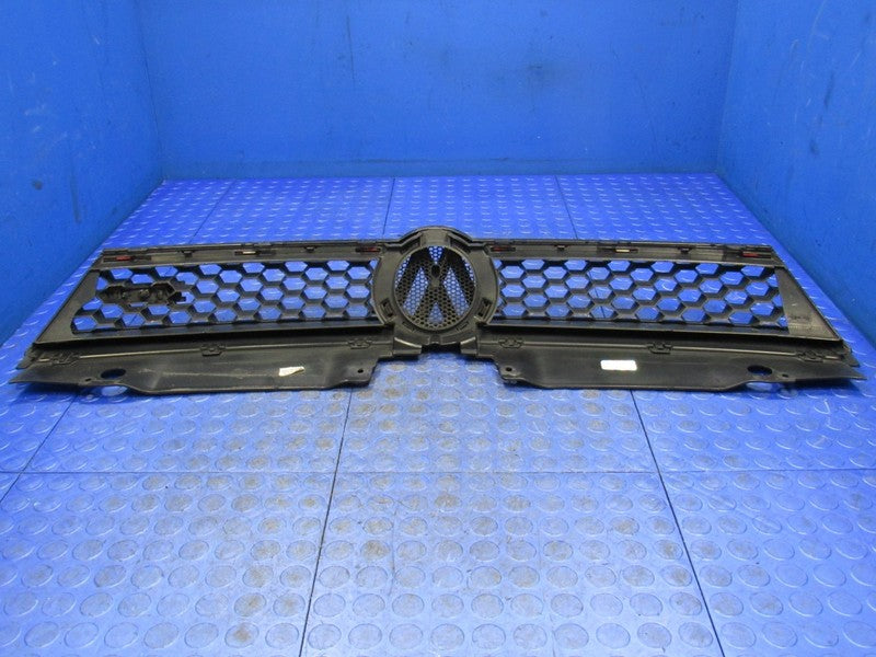 15 Volkswagen Jetta GLI Front Upper Bumper Radiator Grille Emblem OEM 