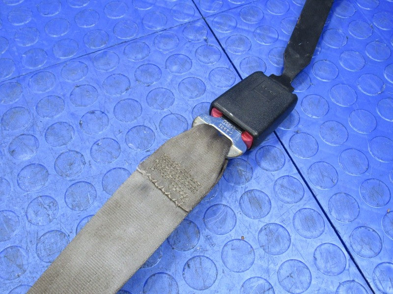 00-05 Ford Excursion Second 2nd Row Gray Center Bench Seat Belt Retrac