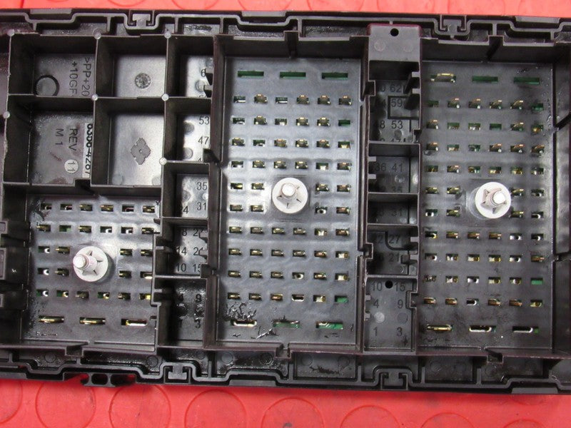 08-09 Chevrolet Express GMC Savana 1500 2500 3500 Fuse Relay Box 25888