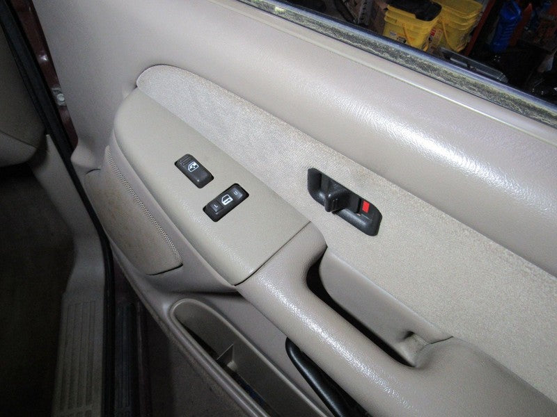 01-06 Silverado Sierra Crew Cab Right RH Passenger Front Door Trim Pan