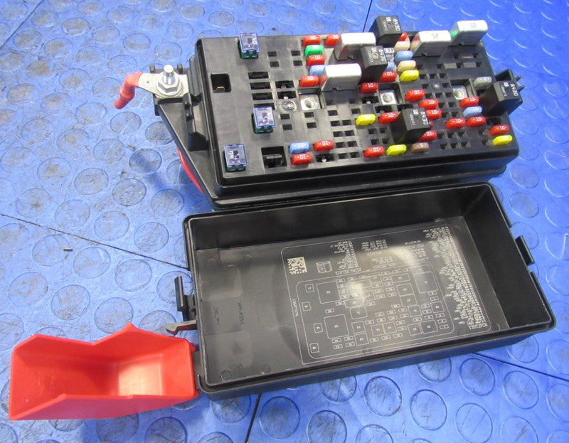 08-11 Cadillac DTS Buick Lucerne Cabin Under-Seat Fuse Relay Box 13599
