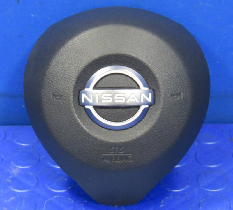 I8-23 Nissan Kicks Driver Steering Wheel Mounted Airbag Air Bag Black 
