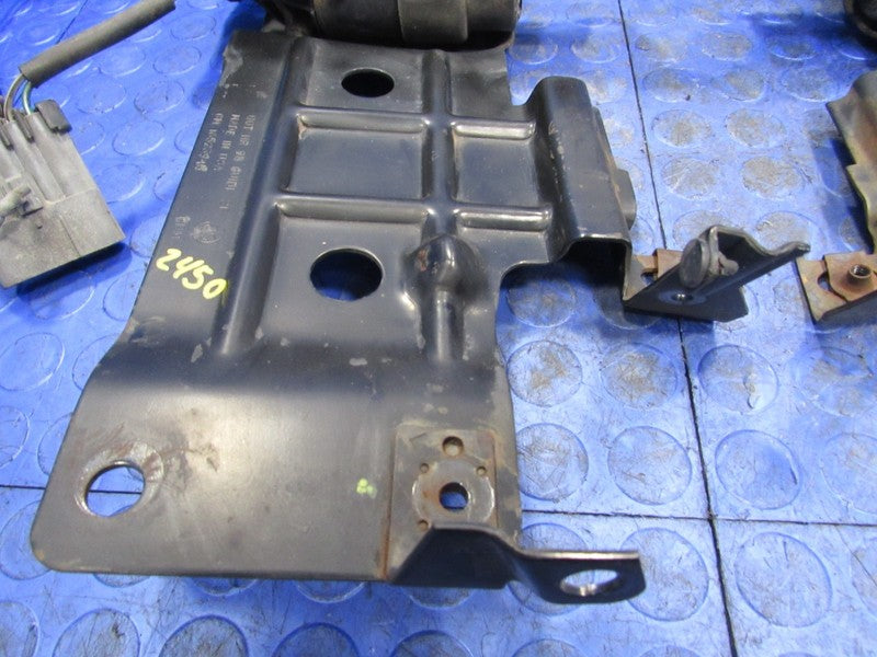 98-02 Pontiac Trans Am Firebird Front Left Right Headlight Bracket Mot