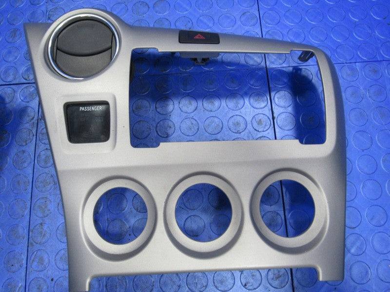 09-12 Matrix / 09-10 Vibe Dash Radio Climate Heater Control Bezel Vent