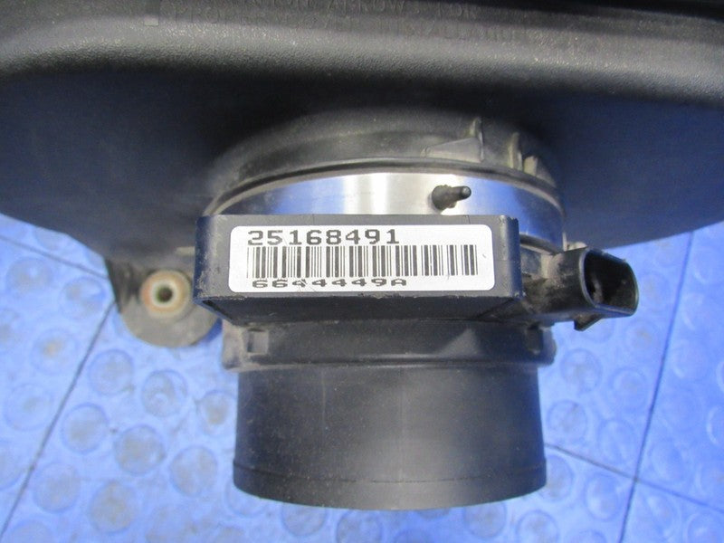 03-09 Hummer H2 V8 6.0L 6.2L Air Intake Filter Housing Box Cleaner Ass
