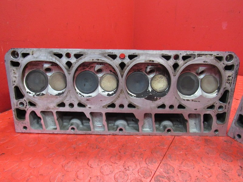 05-07 Silverado Sierra 1500 L33 243 Cathedral Port Cylinder Heads Pair