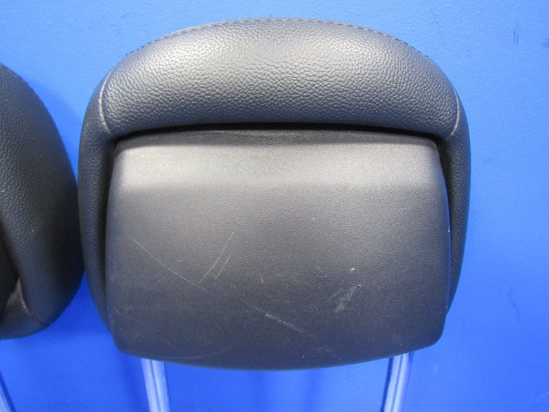 11-20 Caravan Town & Country Leather Front Right Left Seat Headrest He