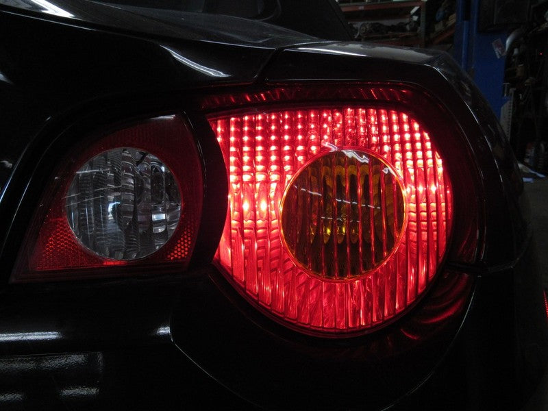 03-05 BMW Z4 Right RH Passenger Side Taillight Tail Light Lamp