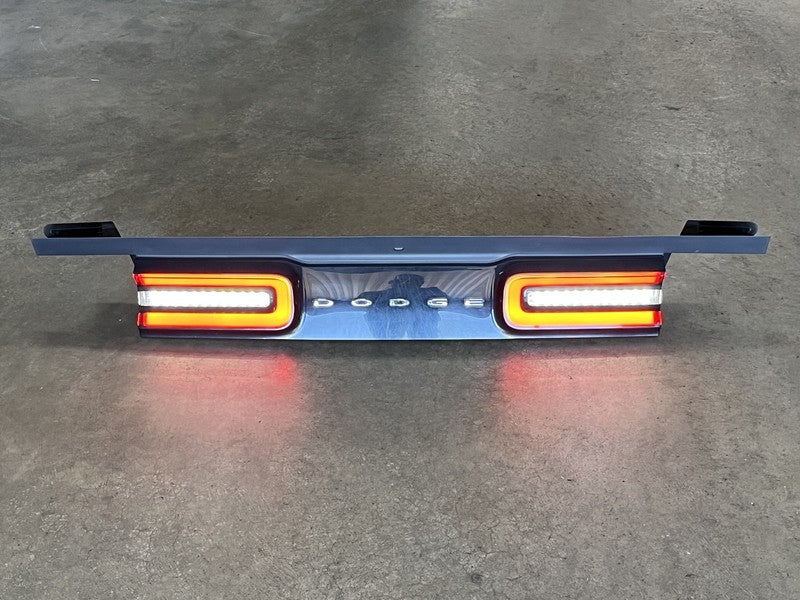 15-23 Dodge Challenger Center Trunk Taillight Tail Light Lamp Finish P