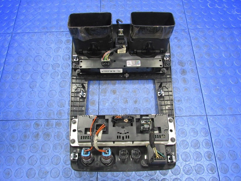 06-10 Hummer H3 H3T Dash Air Vent Radio Climate Control Panel Bezel 27