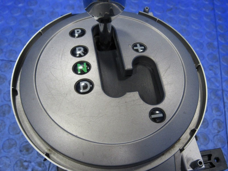 04-11 Mitsubishi Endeavor Floor Shifter Gear Shift Lever Selector Asse