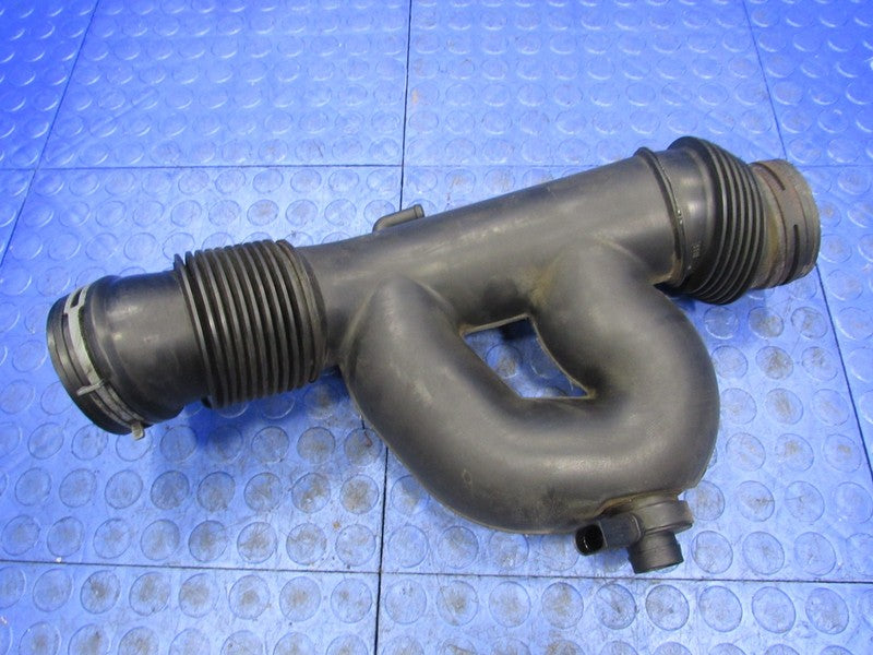 99-03 Volkswagen Eurovan VR6 2.8L Air Intake Tube Duct Hose 022 129 62