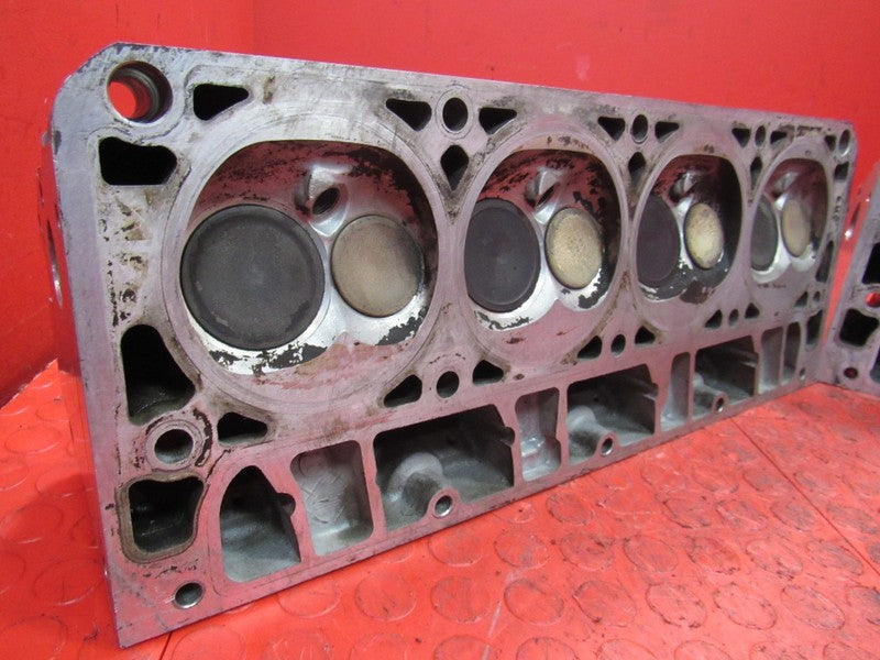 05-07 Silverado Sierra 1500 L33 243 Cathedral Port Cylinder Heads Pair
