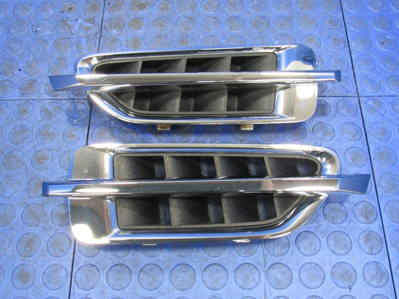 07-14 Cadillac Escalade Left & Right Front Fender Grille Vent Set Chro