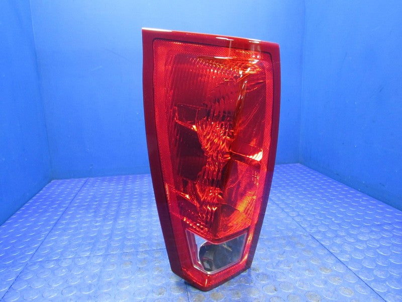 02-06 Cadillac Escalade EXT Left Driver LH Side Taillight Tail Light L