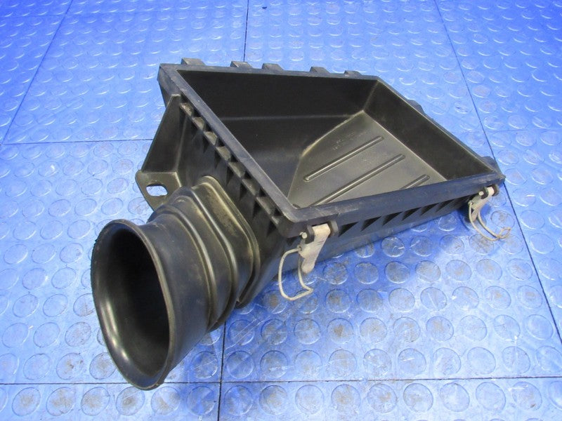 08-11 Ford Crown Victoria P71 Police Interceptor Air Intake Box Tube O