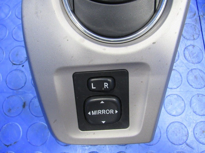 09-12 Matrix / 09-10 Vibe Dash Radio Climate Heater Control Bezel Vent