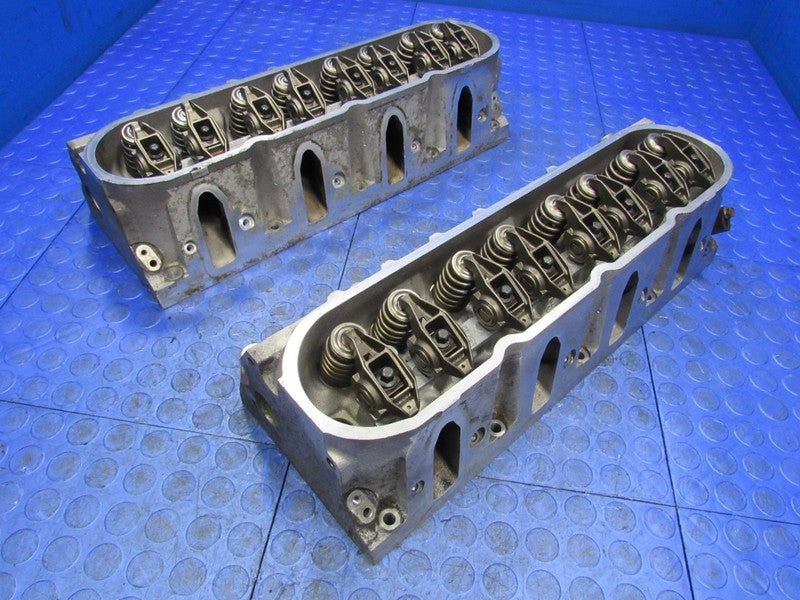 05-07 Silverado Sierra 1500 L33 799 Cathedral Port Cylinder Heads Pair