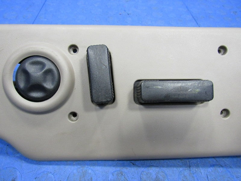 03-06 Silverado Yukon Escalade Right Passenger Power Seat Control Swit