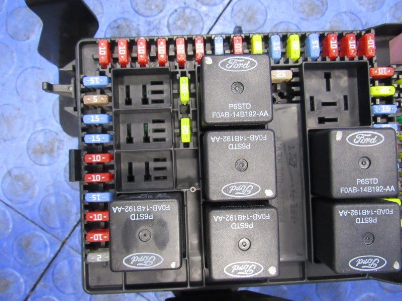 03-05 Ford F250 F350 Super Duty Excursion Under Dash Fuse Box 3C7T-14A