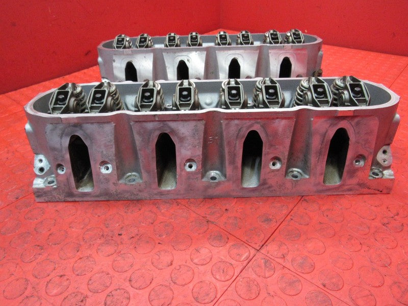 05-07 Silverado Sierra 1500 L33 243 Cathedral Port Cylinder Heads Pair