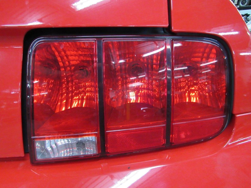 05-09 Ford Mustang Right RH Passenger Side Taillight Tail Light Lamp